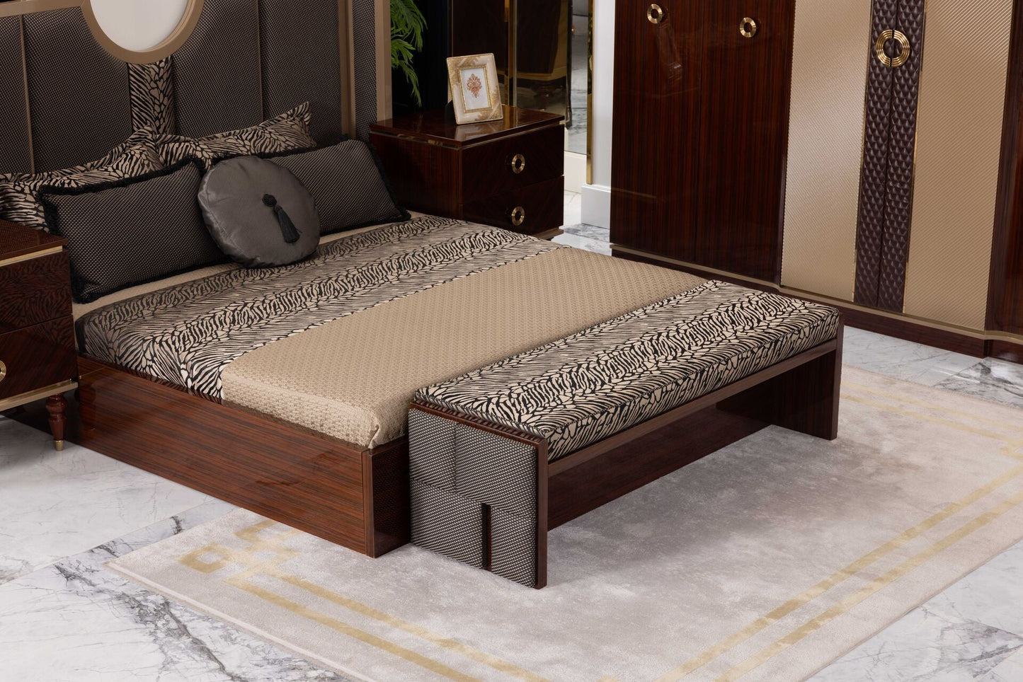 Tom Ford Bench - Ferro Furniture