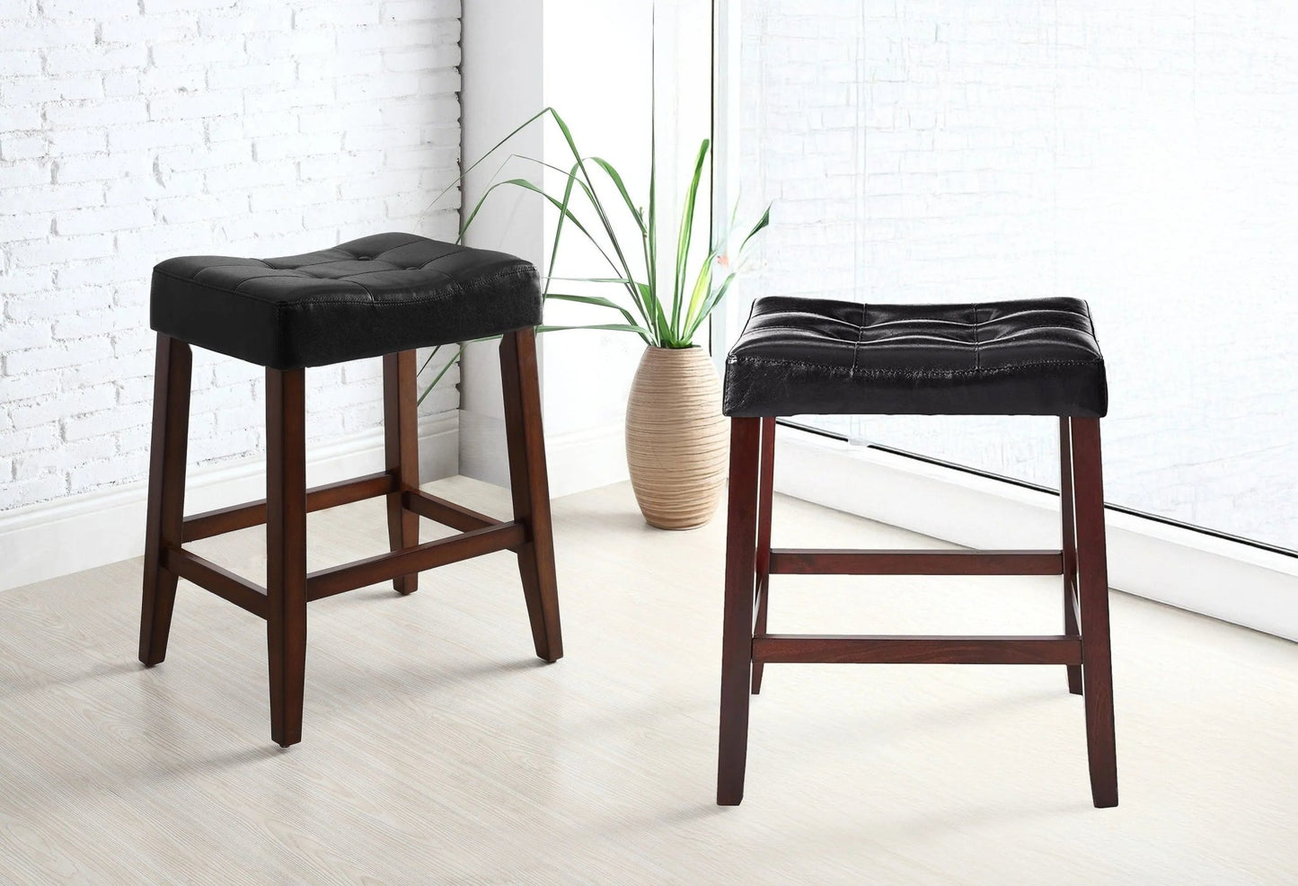 Kent - Saddle Chair - Ferro Furniture